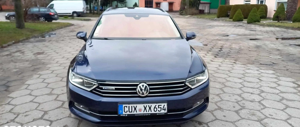 Volkswagen Passat cena 57800 przebieg: 232000, rok produkcji 2017 z Lubawa małe 596